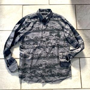 Banana Republic Two-Tone Gray Mountain Print Button Up